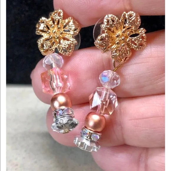 💕✨pretty Swarovski earrings in gold and pink-floral - Picture 5 of 13